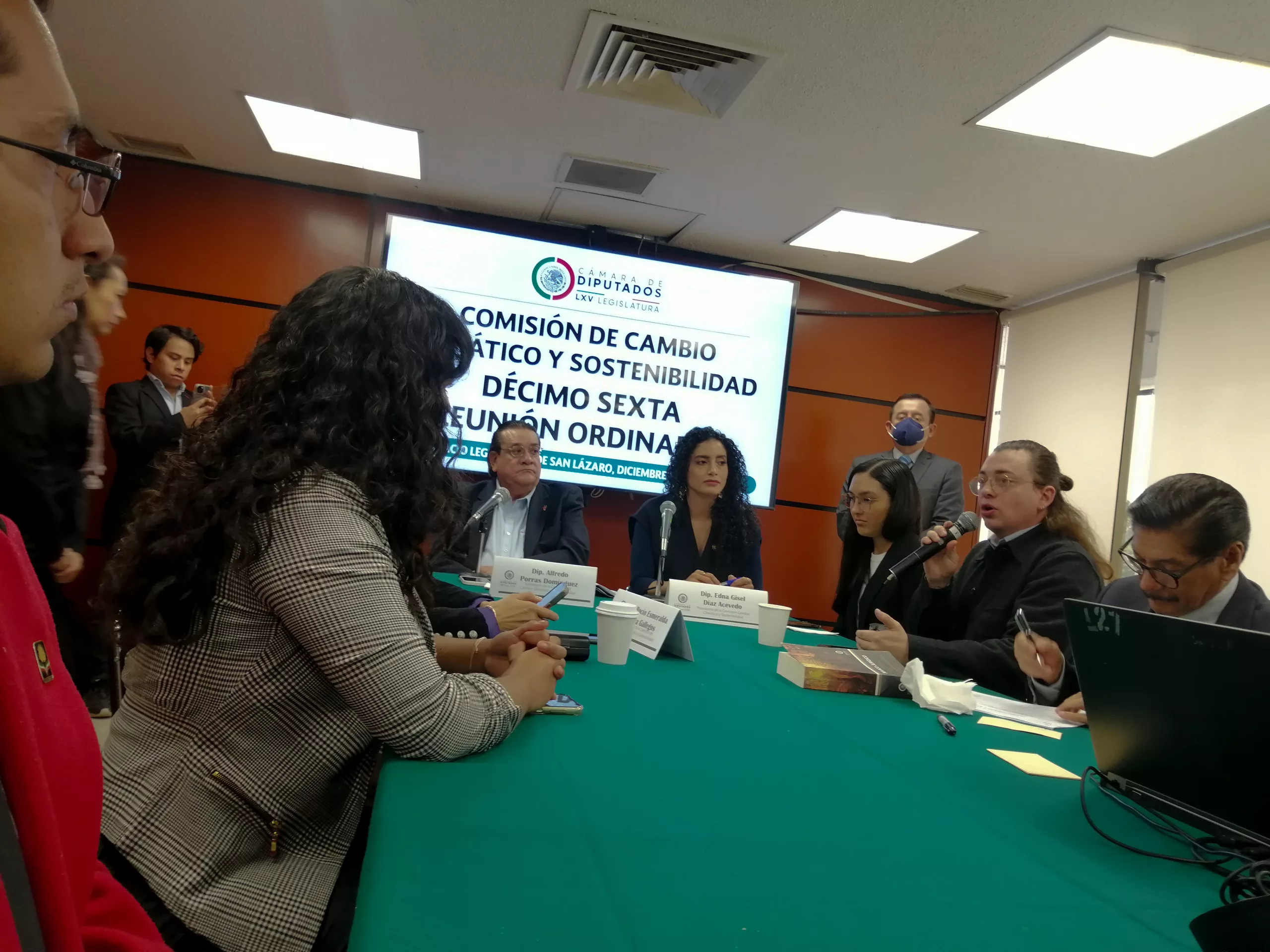 Comisión de Cambio Climático Aprueba Exhortos Decisivos para Fomentar la Acción Gubernamental a Niveles Local y Federal