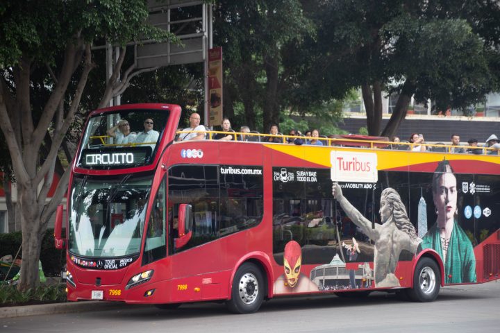 Turibus, es un Servicio de Turismo, Operado por el Gobierno de la Ciudad de México. Foto de Gustavo Torres de NotiPress para El Ambientalista Post