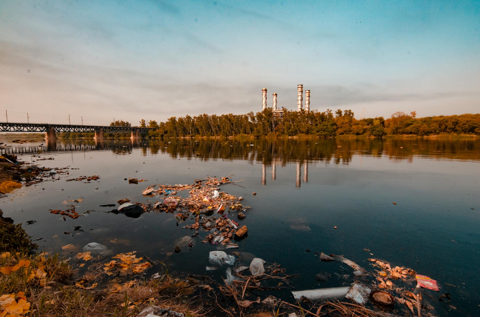 Contaminación urbana golpea al corazón en silencio